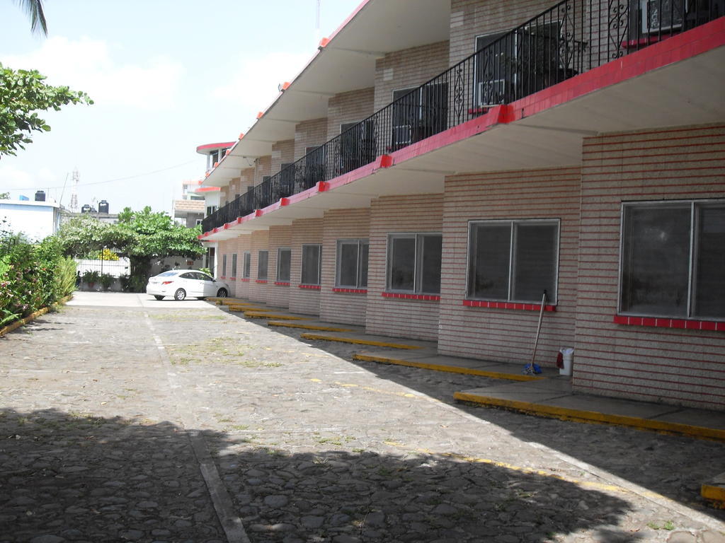 Hotel Posada Koniapan Catemaco Kültér fotó
